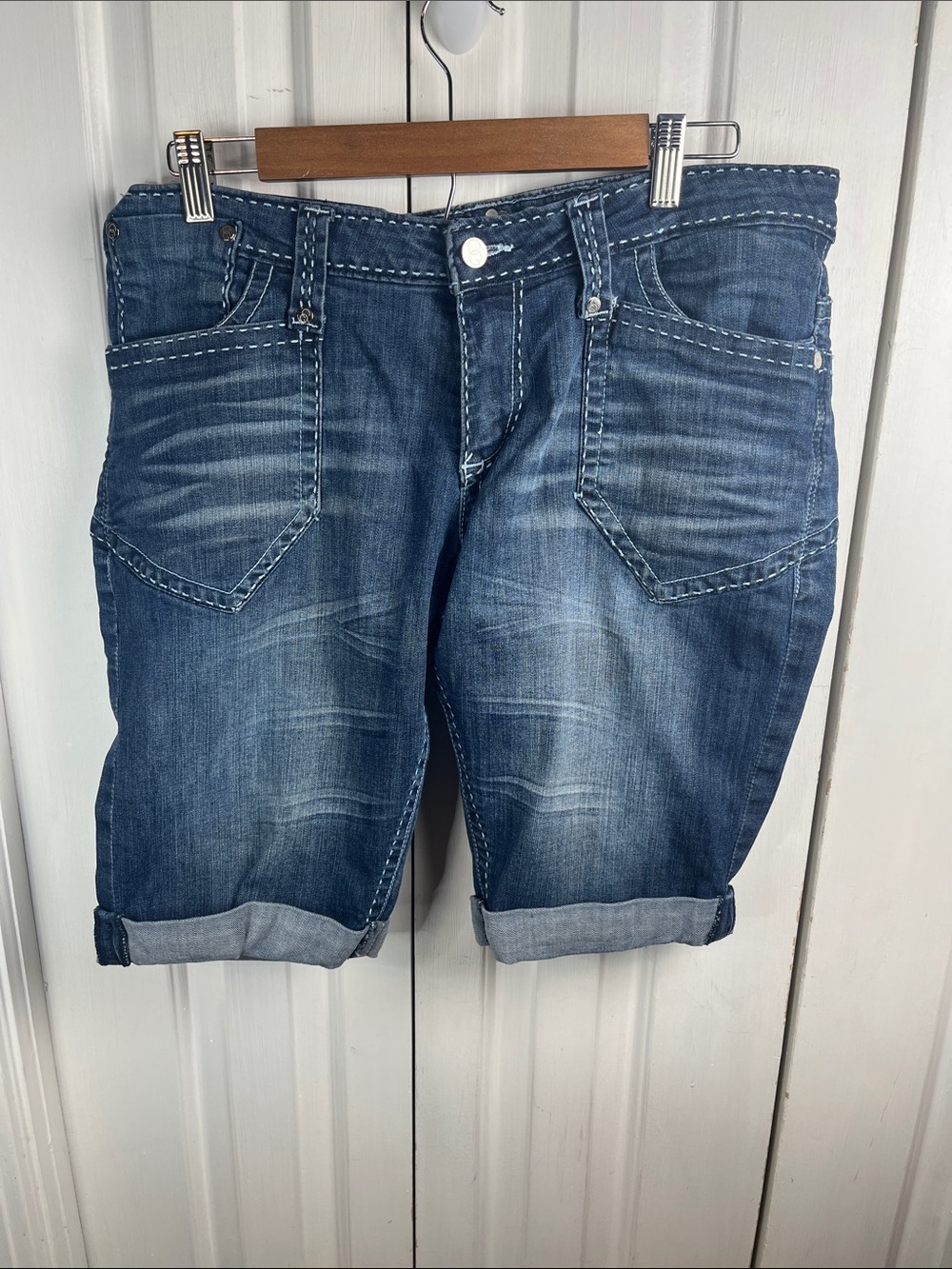Coogi Shorts Womens Size 13/14 Blue Denim Stretch studded stitched